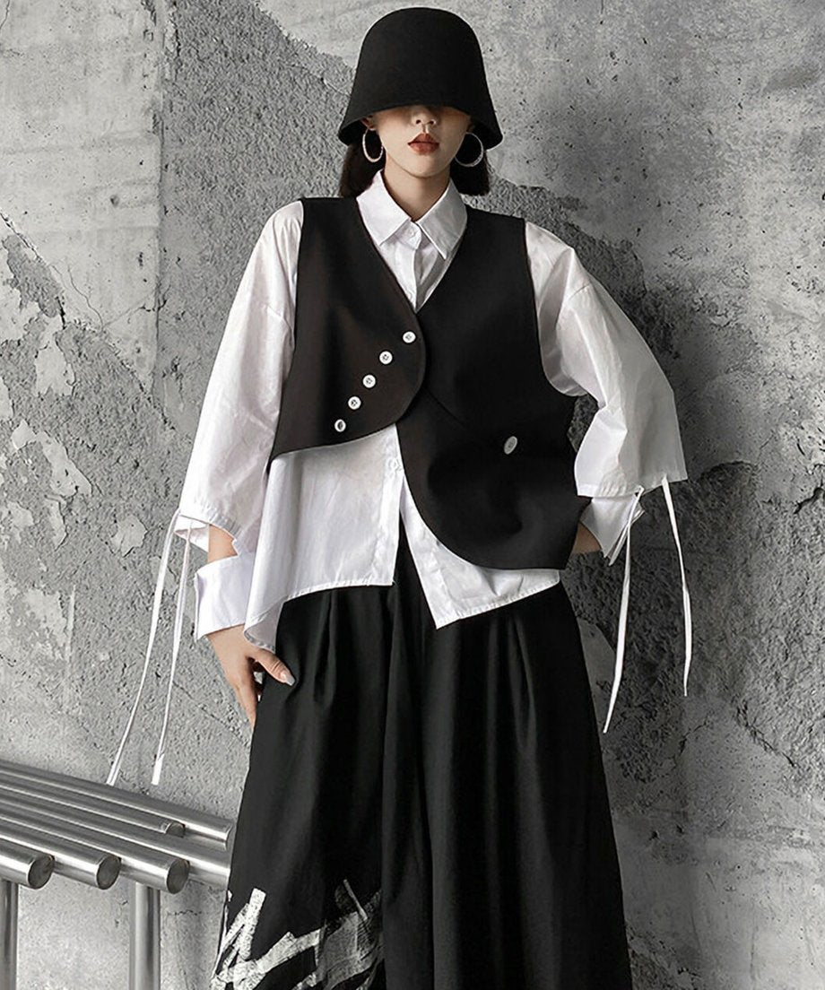 Angle Button Vest