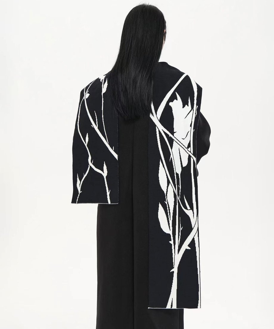 Monochrome Floral Contrast Stole