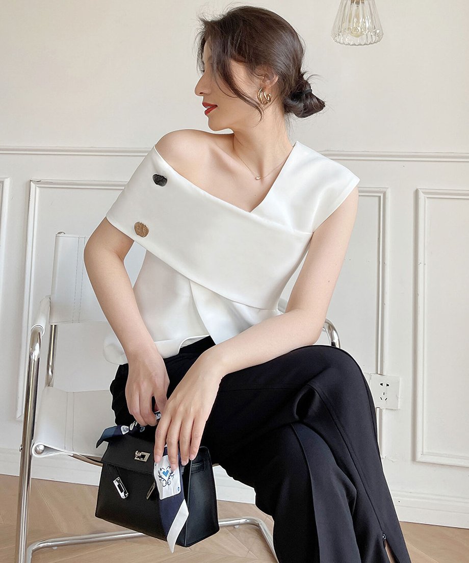 One shoulder top