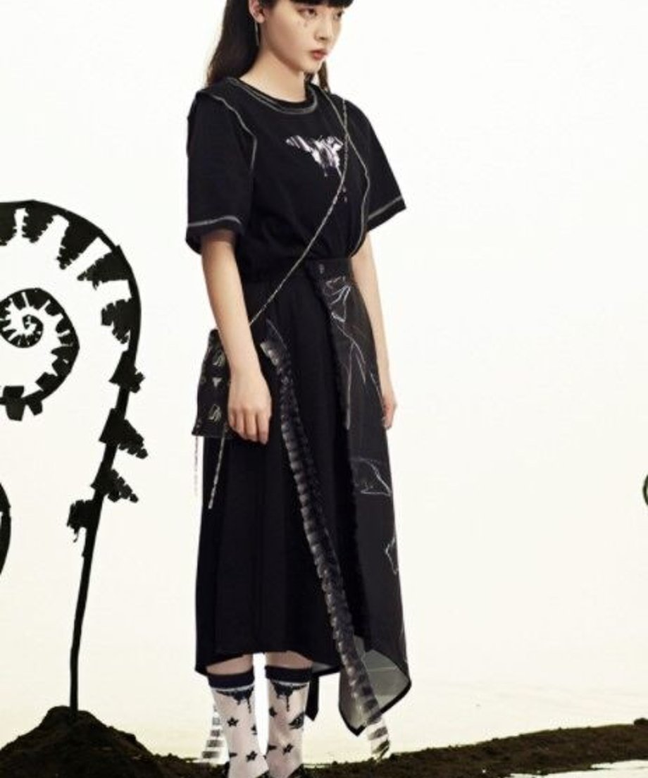 Line Drawing Printed Skirt