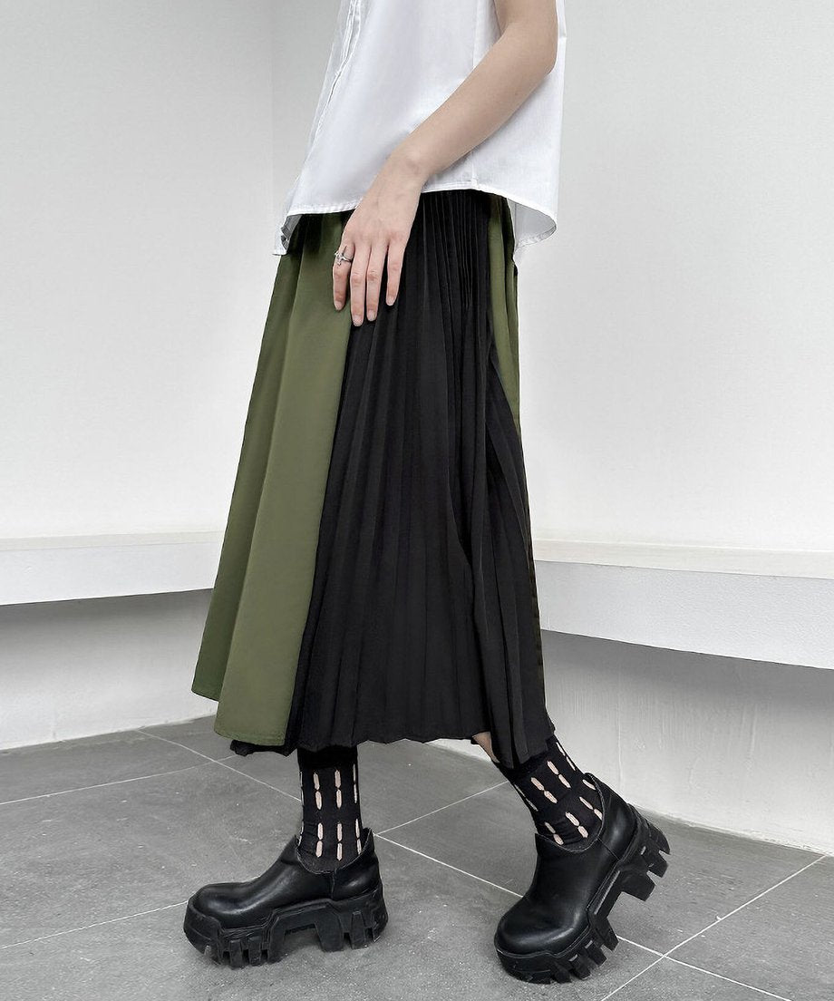 Side Pleat Wide Pants