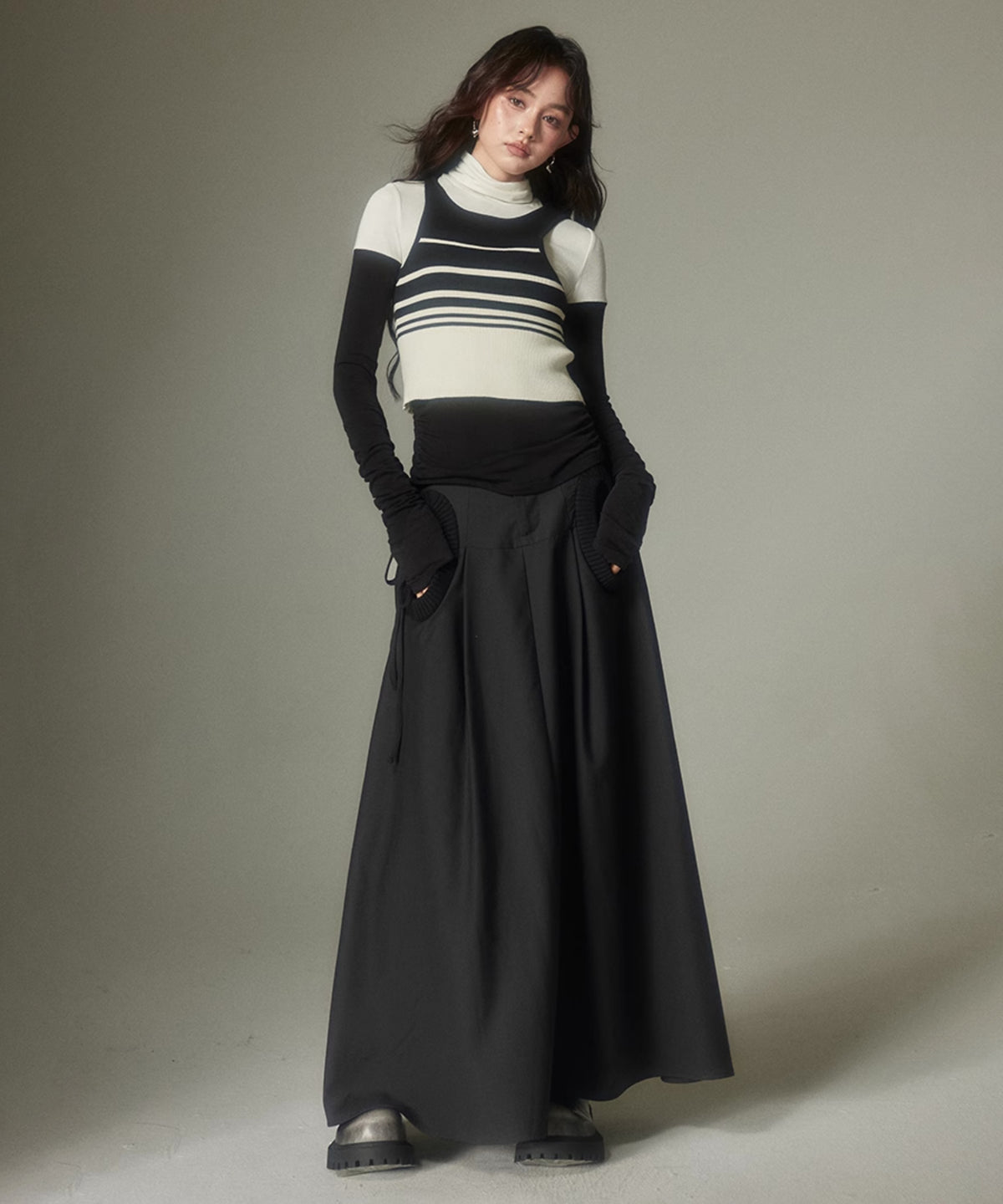 Circle Pocket Skirt