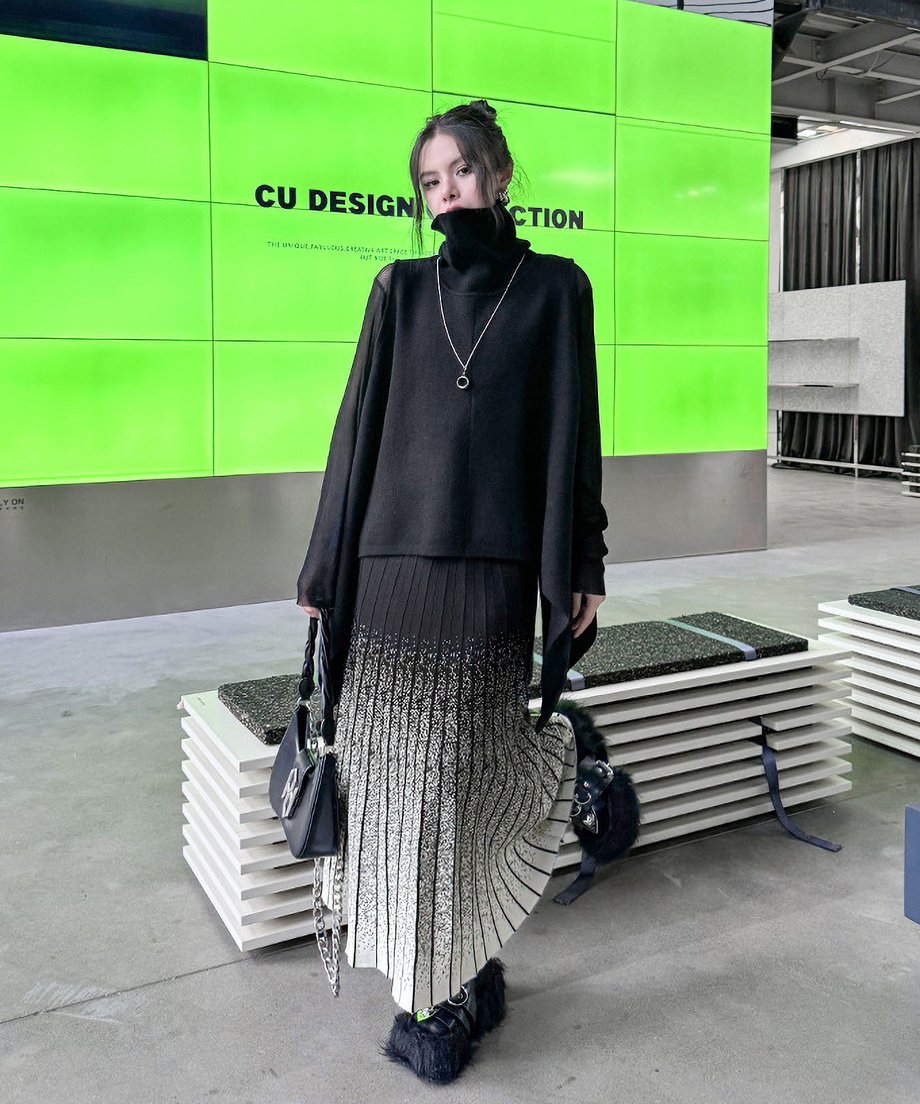 Gradation Pleat Skirt