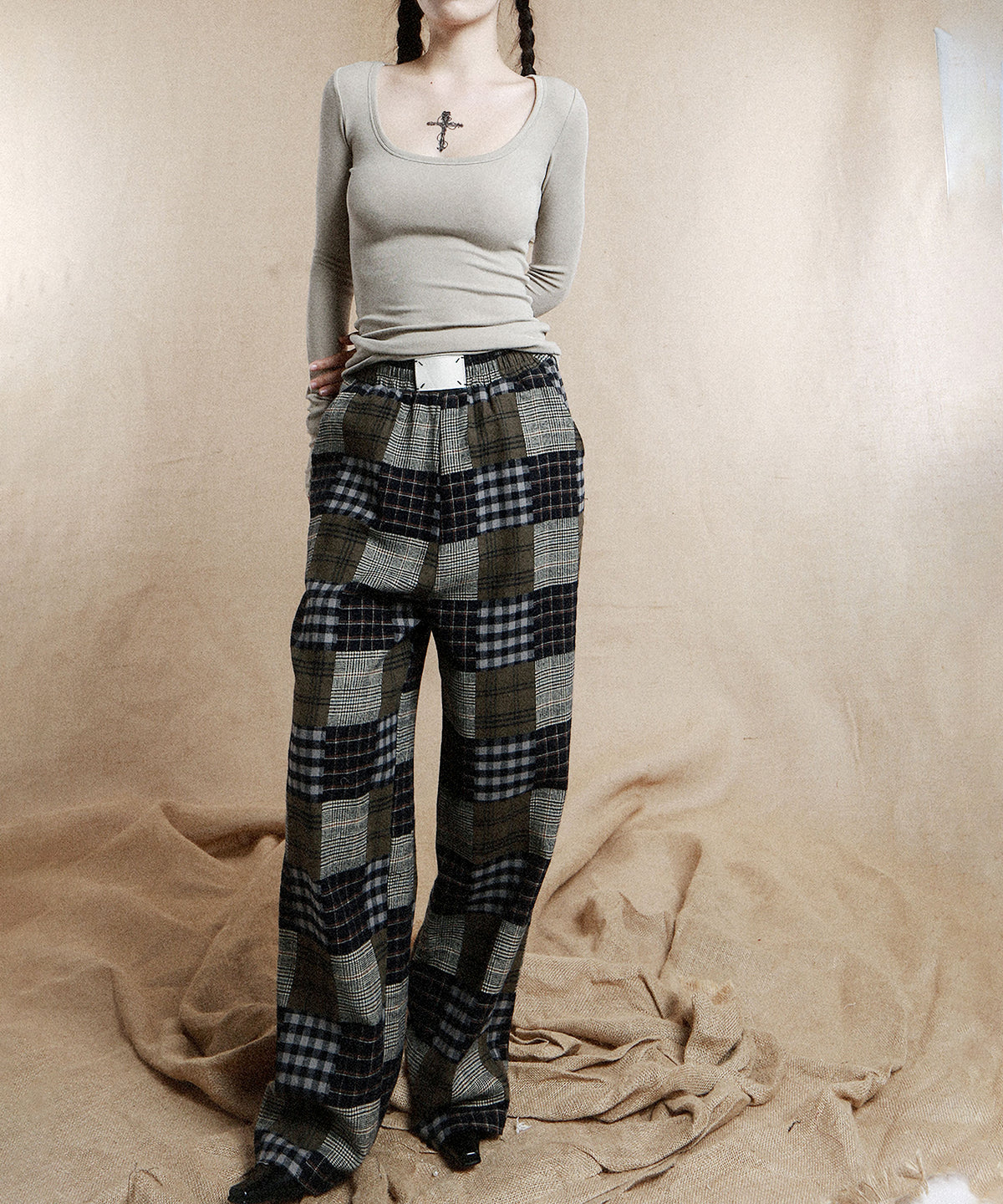 Oval-neck Top