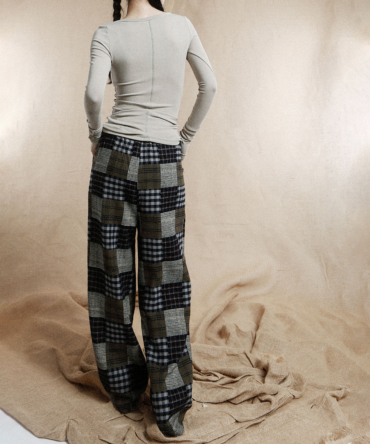 Oval-neck Top