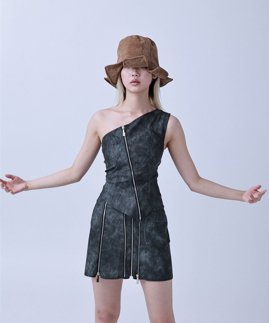 Roll Up Tulip Hat