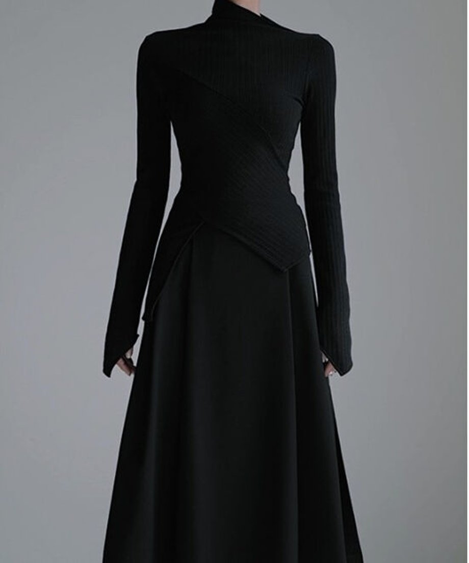 Diagonally Neck Asymmetry Top