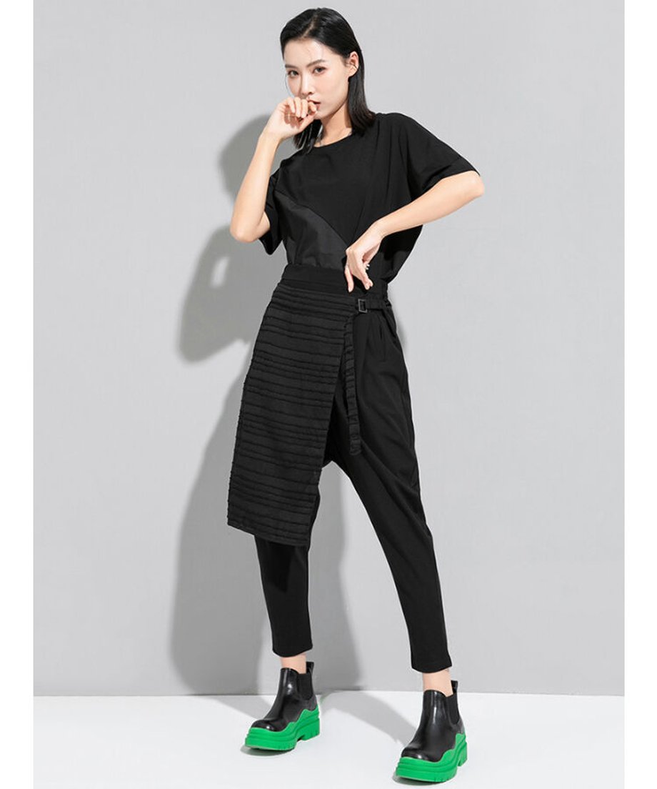 Layered Pleat Asymmetry Pants