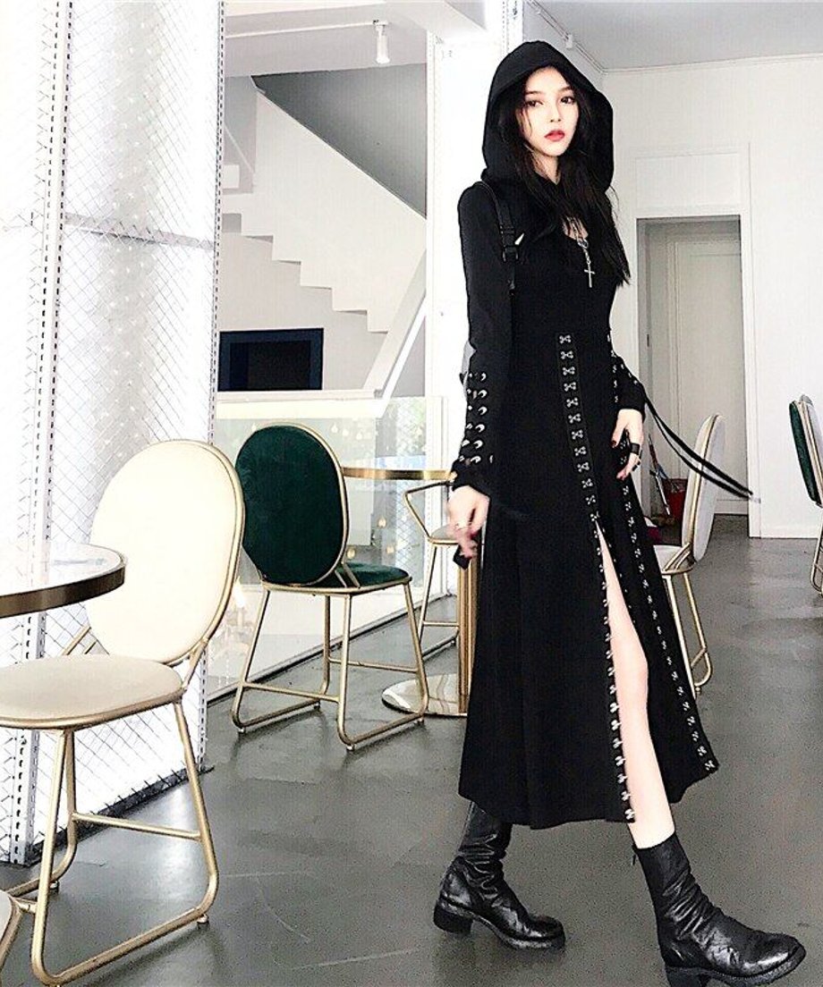 Laced Veil Hood Top