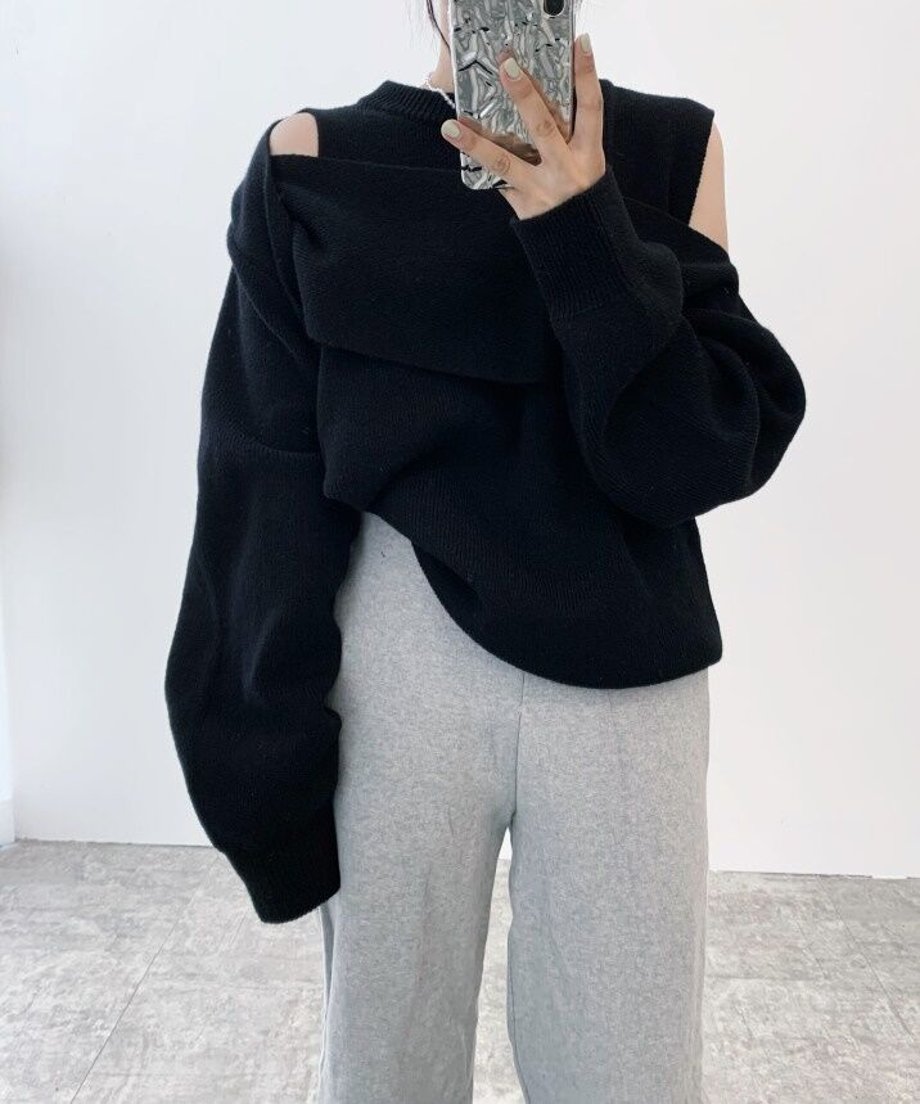 Edge Shoulder Knit